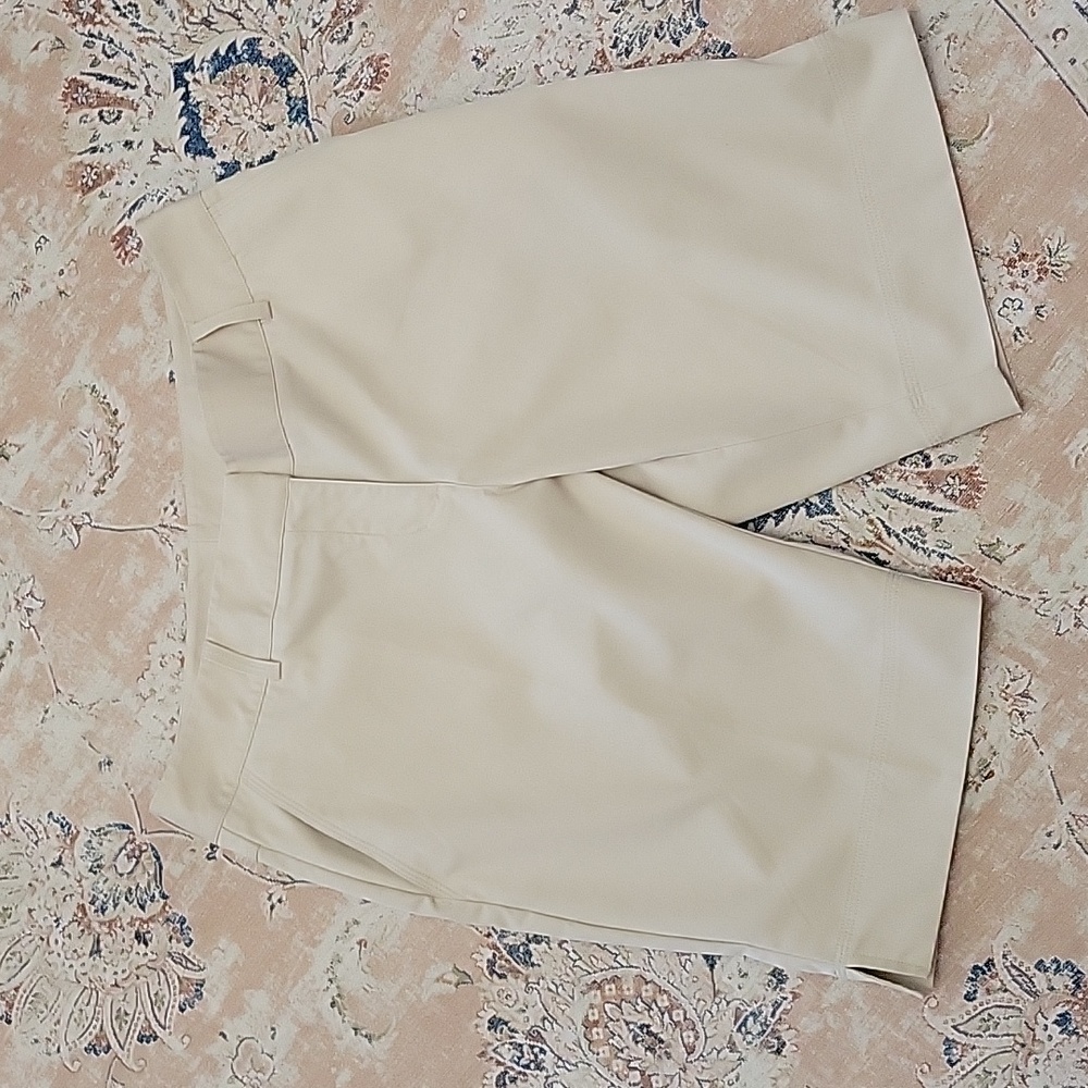 Adidas ClimaLite Bermuda Golf 11" shorts light khaki 4 pockets belt loop 12 EUC…
